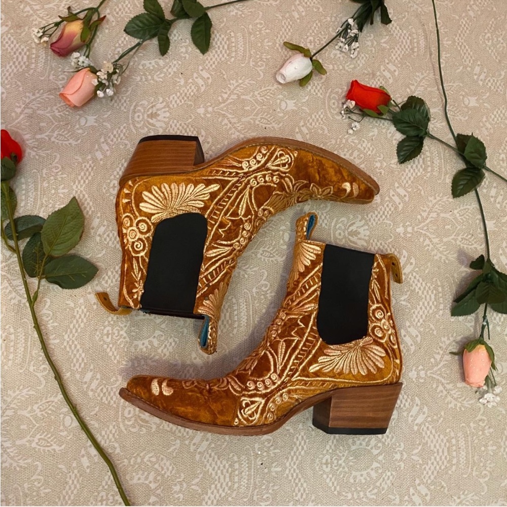 Pskaufman Lenni the label velvet boots